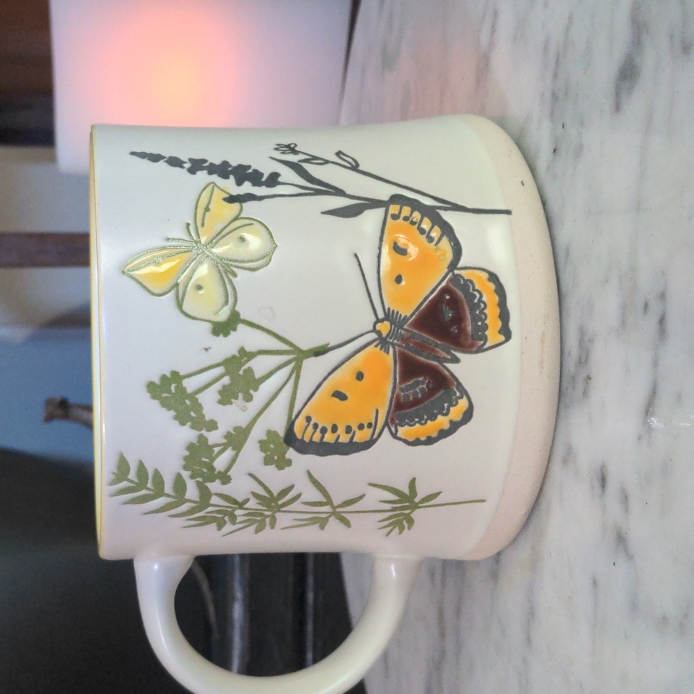 Large Stoneware Butterfly Mug - Picture 2 of 5